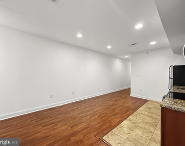 1417 N 17th Street - Photo Thumbnail 3