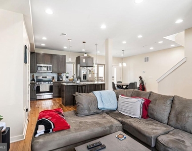 2663 Amber Street - Photo Thumbnail 6