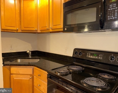 1324 Locust Street - Photo Thumbnail 7