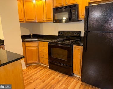1324 Locust Street - Photo Thumbnail 5