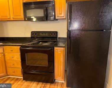 1324 Locust Street - Photo Thumbnail 6