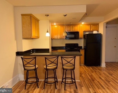 1324 Locust Street - Photo Thumbnail 3