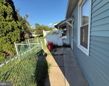 220 10th Street - Photo Thumbnail 3