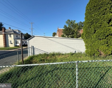 220 10th Street - Photo Thumbnail 4