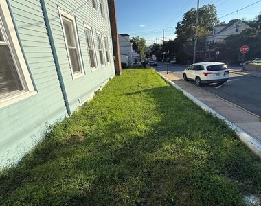 220 10th Street - Photo Thumbnail 7