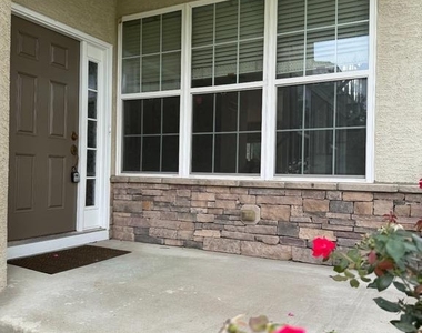 2603 Rockledge Court - Photo Thumbnail 4