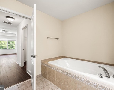 2603 Rockledge Court - Photo Thumbnail 17