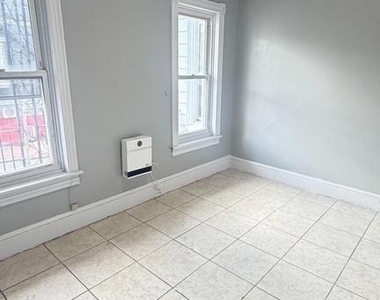 1001 N 11th Street - Photo Thumbnail 3