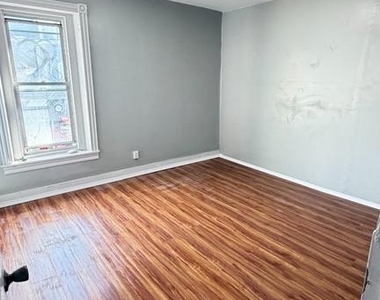 1001 N 11th Street - Photo Thumbnail 4