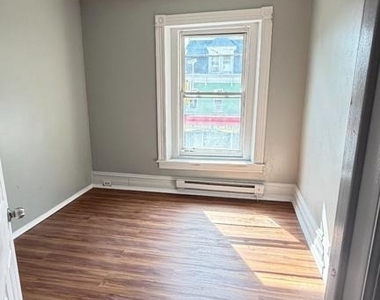 1001 N 11th Street - Photo Thumbnail 6