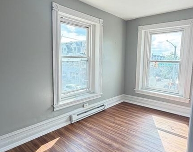 1001 N 11th Street - Photo Thumbnail 5