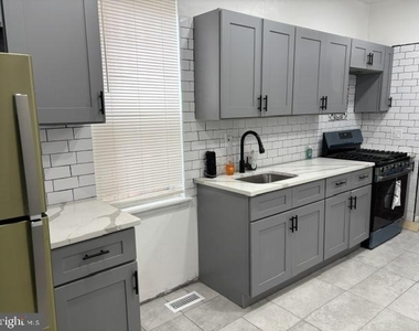 1279 Everett - Photo Thumbnail 11