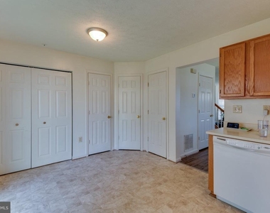 22082 Saint Clements Circle - Photo Thumbnail 10