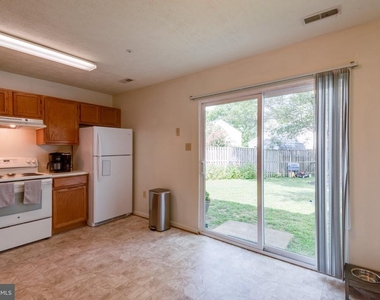 22082 Saint Clements Circle - Photo Thumbnail 11