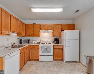 22082 Saint Clements Circle - Photo Thumbnail 8
