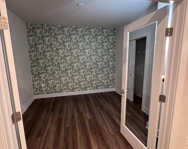 104 Saint Ives Place - Photo Thumbnail 11