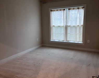 104 Saint Ives Place - Photo Thumbnail 6