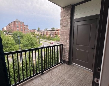 104 Saint Ives Place - Photo Thumbnail 5