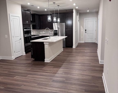 104 Saint Ives Place - Photo Thumbnail 3
