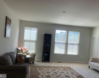 10048 Dorsey Lane - Photo Thumbnail 8