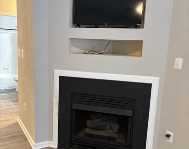 15613 Everglade Lane - Photo Thumbnail 2