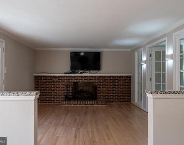 14913 Lear Lane - Photo Thumbnail 9