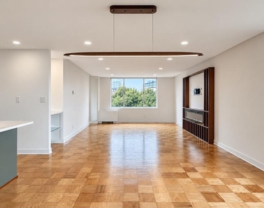 11801 Rockville Pike - Photo Thumbnail 14