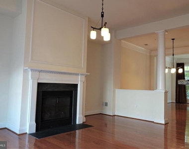 1115 Crestfield Drive - Photo Thumbnail 10