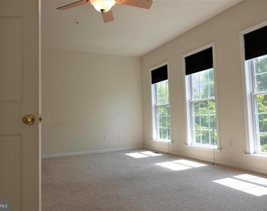 1115 Crestfield Drive - Photo Thumbnail 12