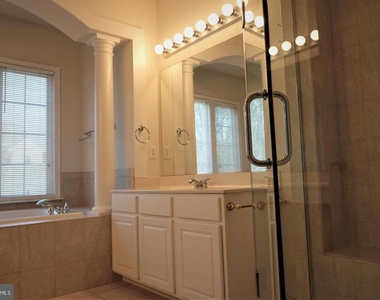 1115 Crestfield Drive - Photo Thumbnail 14