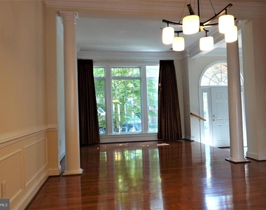 1115 Crestfield Drive - Photo Thumbnail 1
