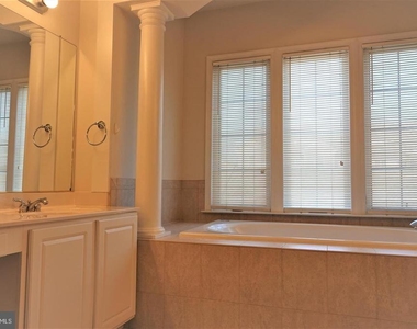 1115 Crestfield Drive - Photo Thumbnail 16