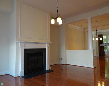 1115 Crestfield Drive - Photo Thumbnail 11