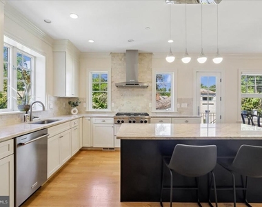 7800 Radnor Road - Photo Thumbnail 27