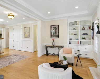 7800 Radnor Road - Photo Thumbnail 11