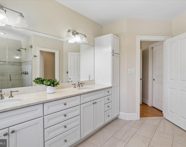 7800 Radnor Road - Photo Thumbnail 42