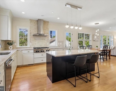 7800 Radnor Road - Photo Thumbnail 26