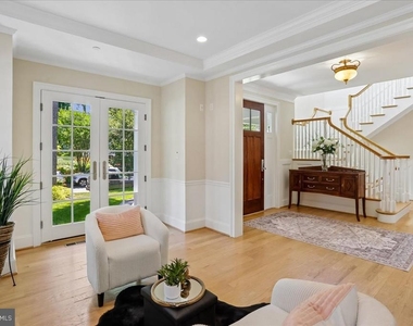 7800 Radnor Road - Photo Thumbnail 12