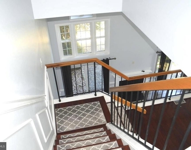 20414 Ivybridge Court - Photo Thumbnail 16