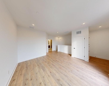 5617 Vermillion Circle - Photo Thumbnail 21