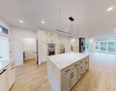 5617 Vermillion Circle - Photo Thumbnail 1