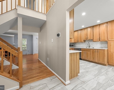 25 Tivoli Lake Court - Photo Thumbnail 5