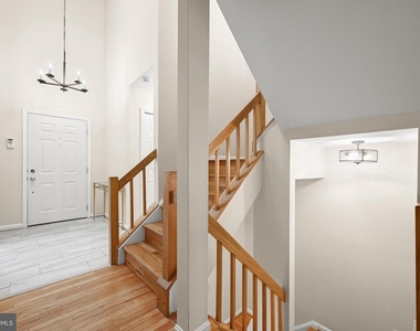 25 Tivoli Lake Court - Photo Thumbnail 14