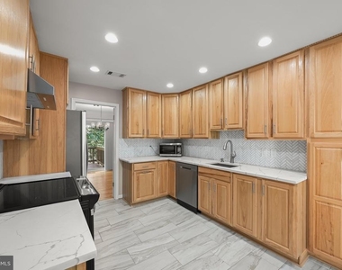 25 Tivoli Lake Court - Photo Thumbnail 9