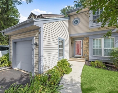 25 Tivoli Lake Court - Photo Thumbnail 24