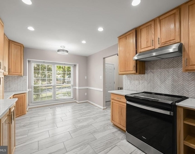 25 Tivoli Lake Court - Photo Thumbnail 11