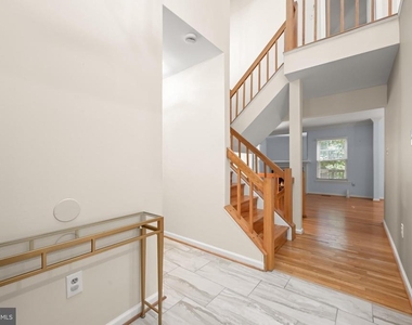 25 Tivoli Lake Court - Photo Thumbnail 4