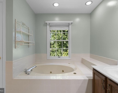 8710 Birkenhead Court - Photo Thumbnail 24