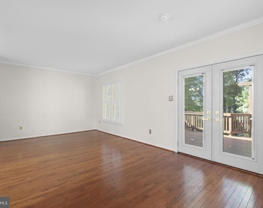 8710 Birkenhead Court - Photo Thumbnail 2
