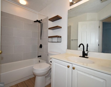 6617 Cambria Terrace - Photo Thumbnail 9